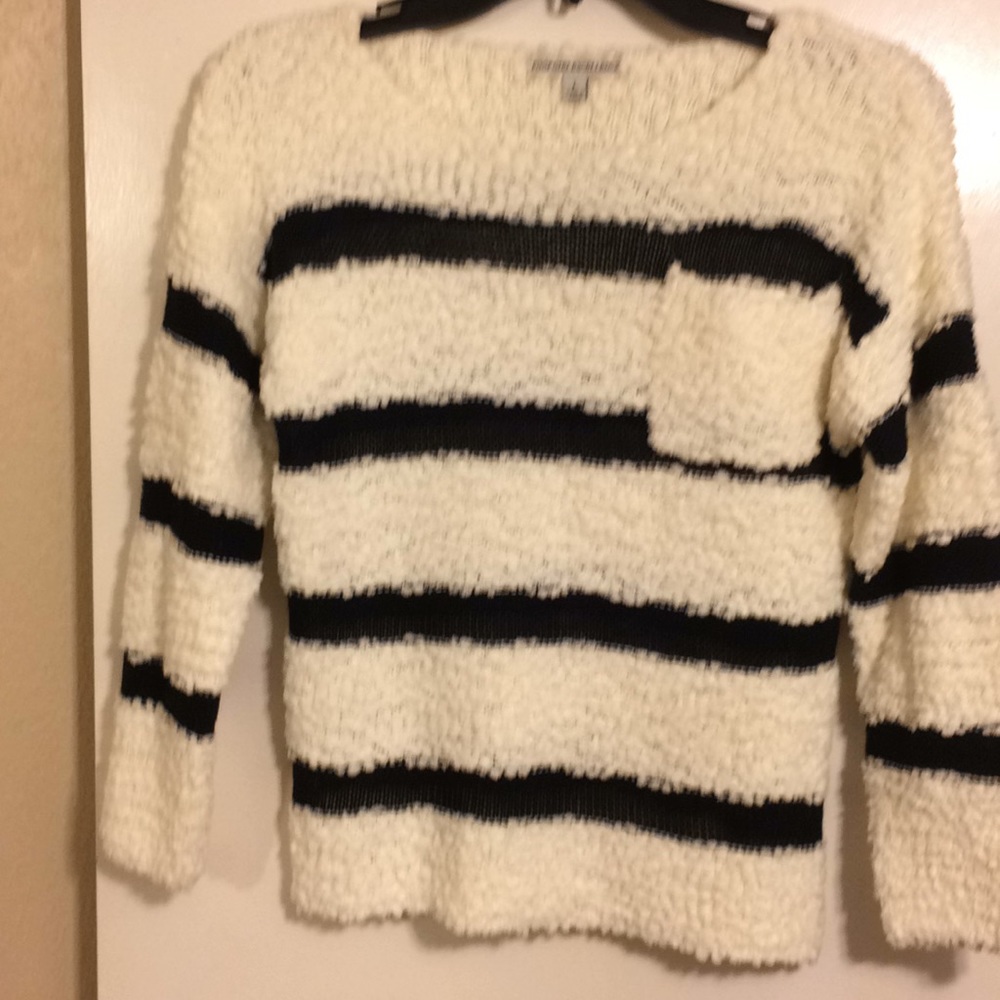 Pretty girls sweater